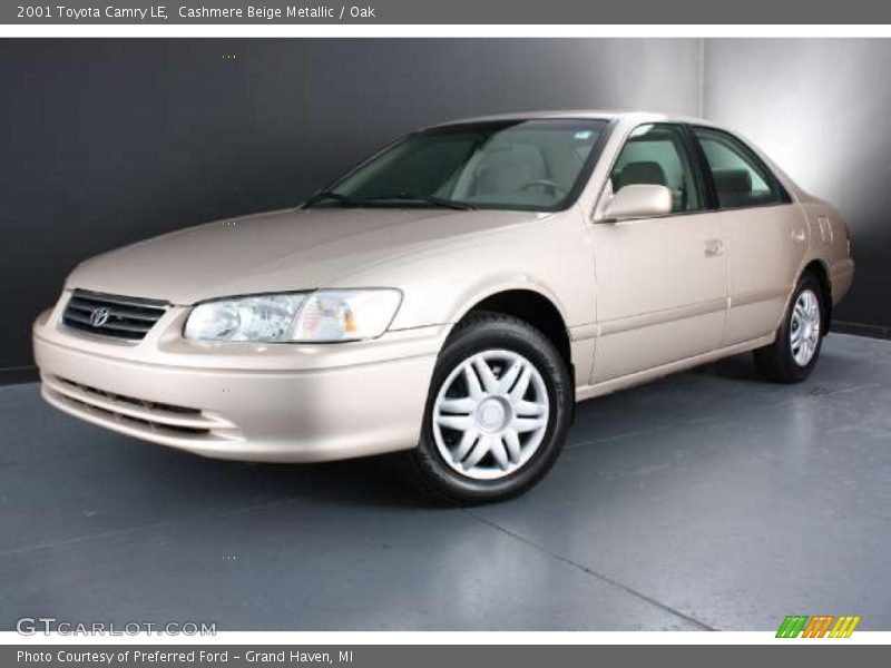 Cashmere Beige Metallic / Oak 2001 Toyota Camry LE