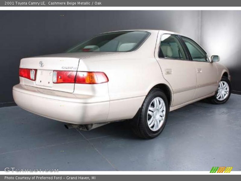 Cashmere Beige Metallic / Oak 2001 Toyota Camry LE