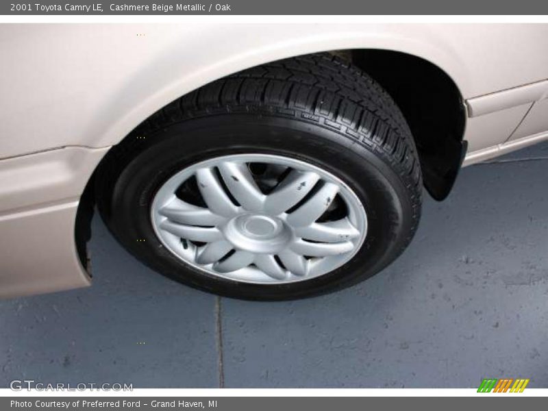 Cashmere Beige Metallic / Oak 2001 Toyota Camry LE