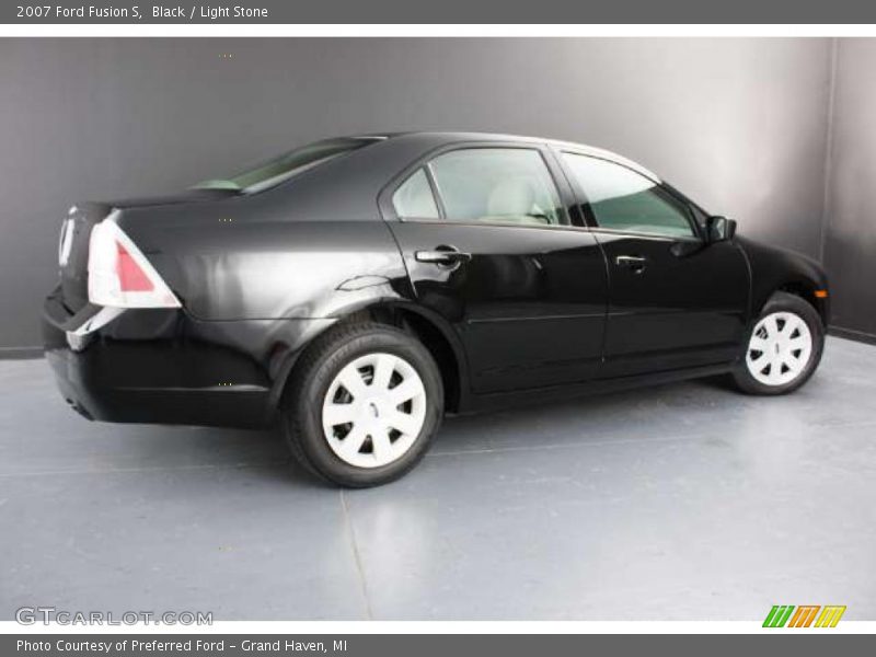Black / Light Stone 2007 Ford Fusion S