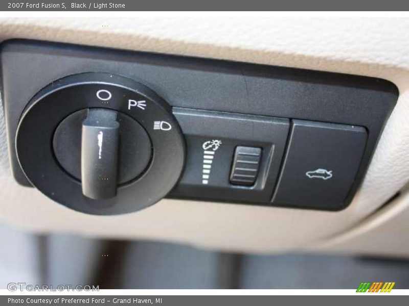 Black / Light Stone 2007 Ford Fusion S