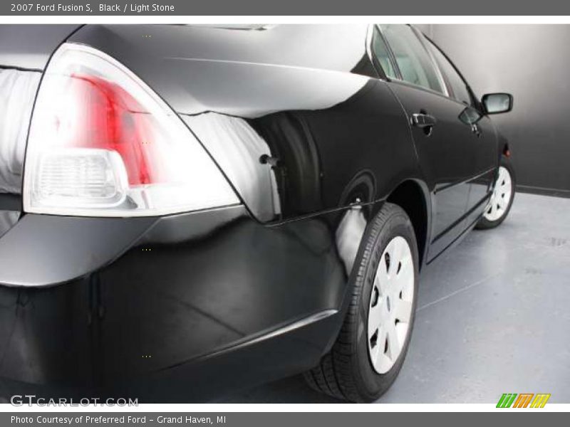 Black / Light Stone 2007 Ford Fusion S