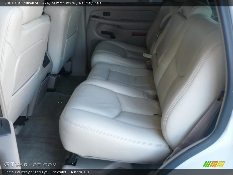Summit White / Neutral/Shale 2004 GMC Yukon SLT 4x4