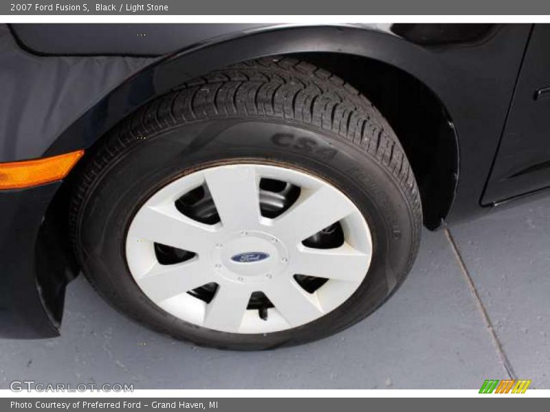 Black / Light Stone 2007 Ford Fusion S