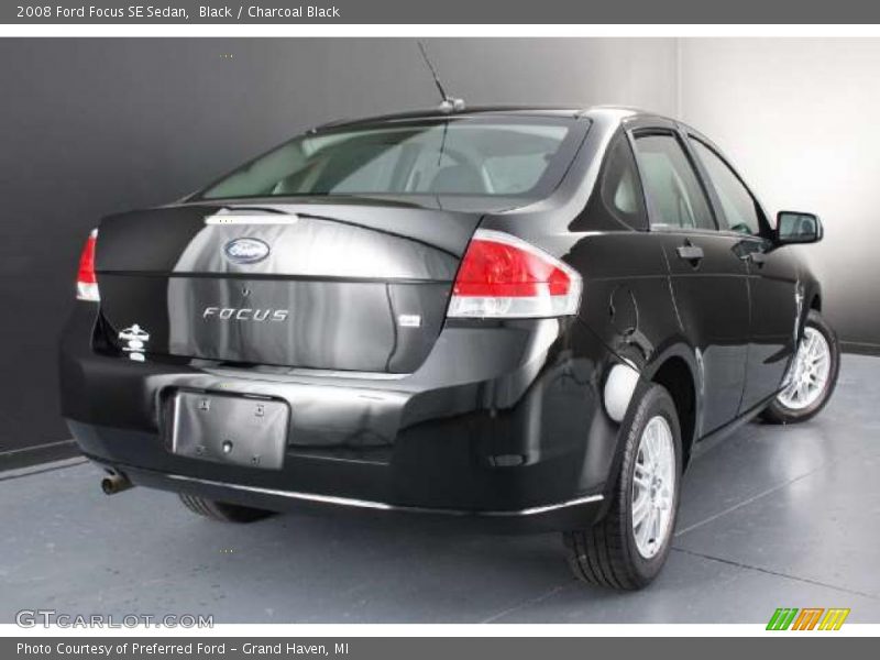 Black / Charcoal Black 2008 Ford Focus SE Sedan