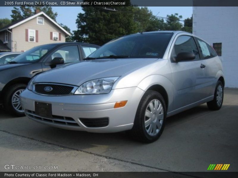 CD Silver Metallic / Charcoal/Charcoal 2005 Ford Focus ZX3 S Coupe