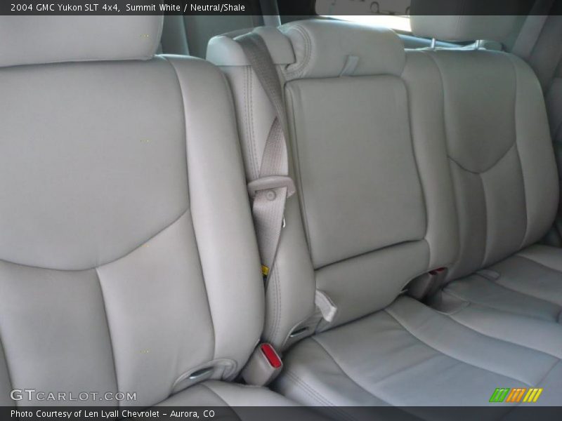 Summit White / Neutral/Shale 2004 GMC Yukon SLT 4x4