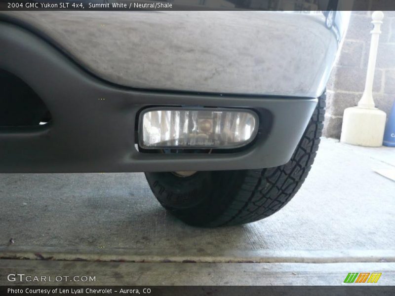 Summit White / Neutral/Shale 2004 GMC Yukon SLT 4x4