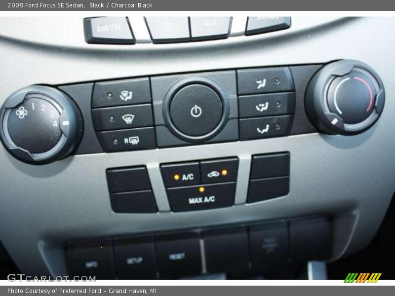 Black / Charcoal Black 2008 Ford Focus SE Sedan