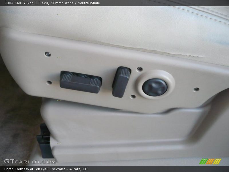 Summit White / Neutral/Shale 2004 GMC Yukon SLT 4x4