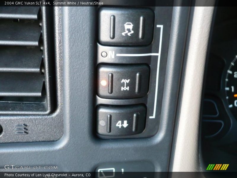 Summit White / Neutral/Shale 2004 GMC Yukon SLT 4x4
