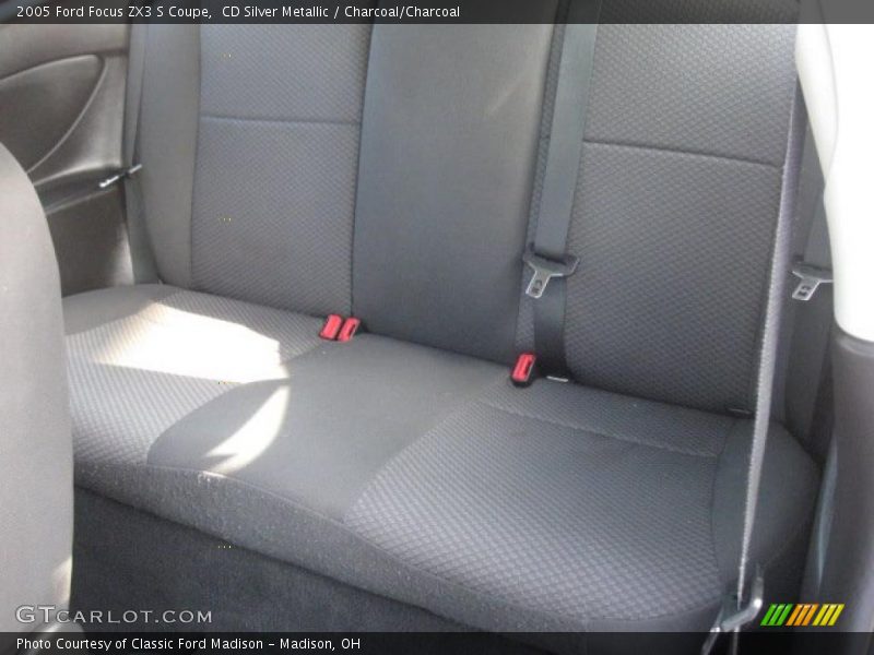 CD Silver Metallic / Charcoal/Charcoal 2005 Ford Focus ZX3 S Coupe