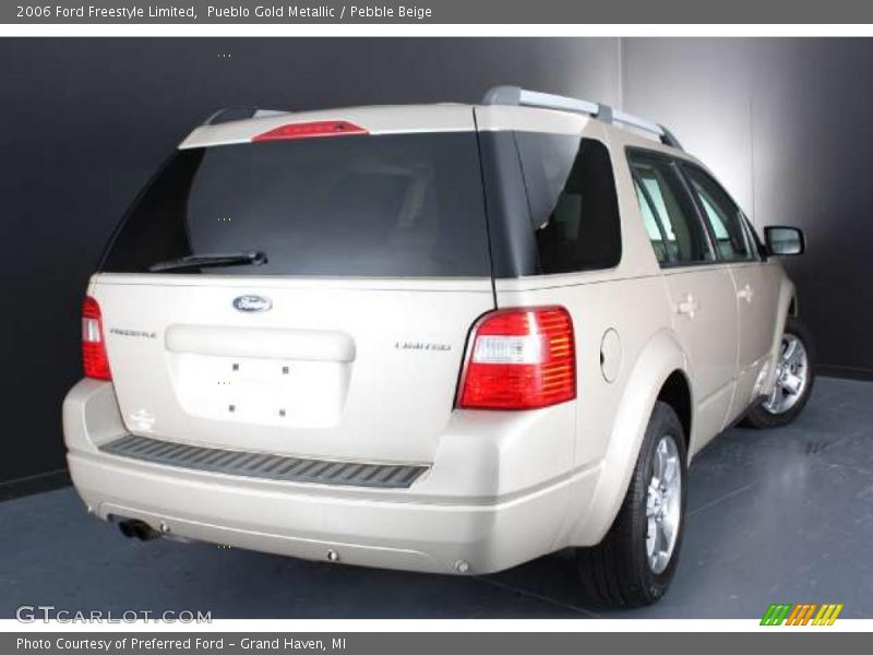 Pueblo Gold Metallic / Pebble Beige 2006 Ford Freestyle Limited
