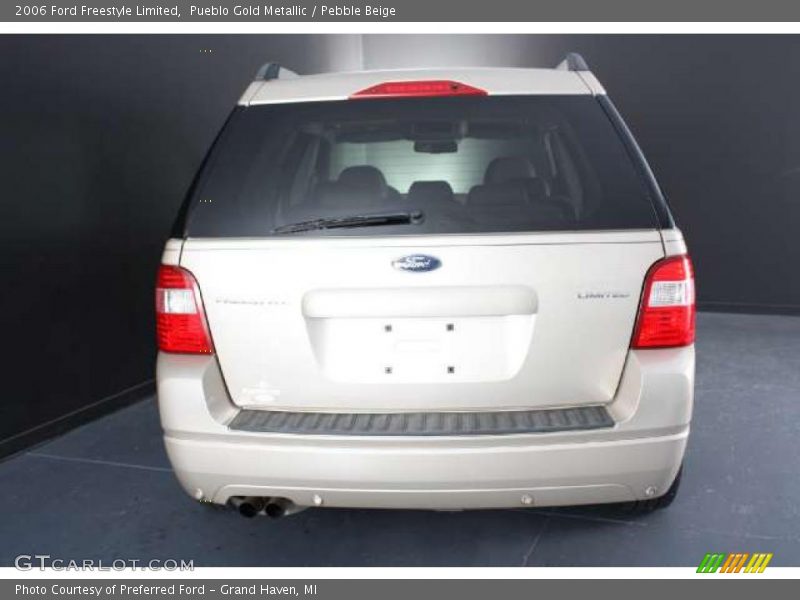 Pueblo Gold Metallic / Pebble Beige 2006 Ford Freestyle Limited