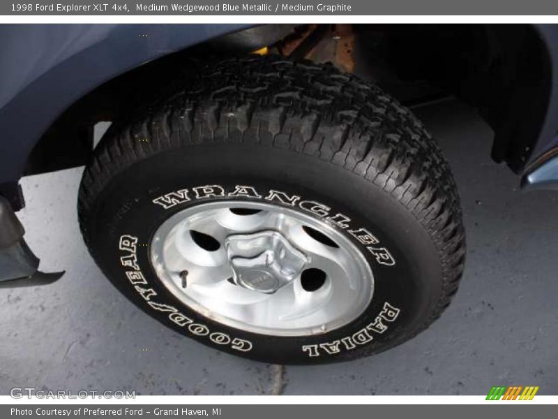 Medium Wedgewood Blue Metallic / Medium Graphite 1998 Ford Explorer XLT 4x4