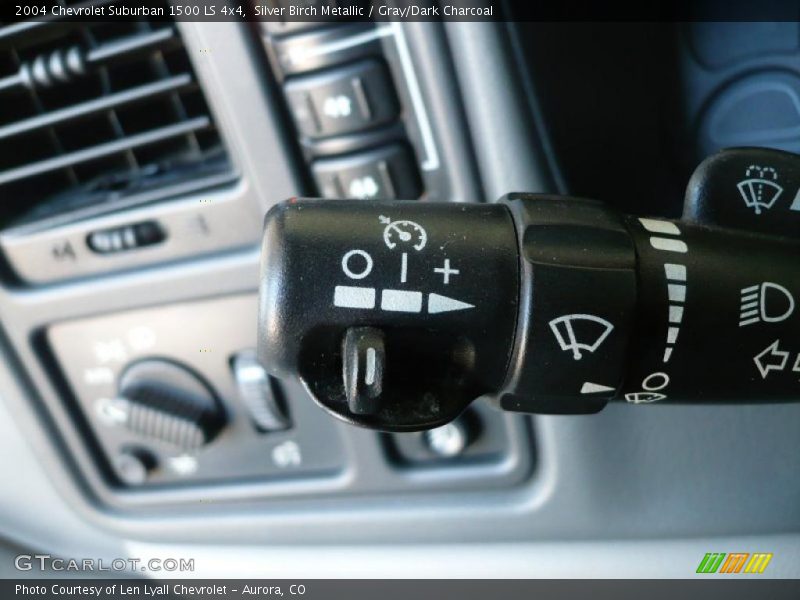 Silver Birch Metallic / Gray/Dark Charcoal 2004 Chevrolet Suburban 1500 LS 4x4