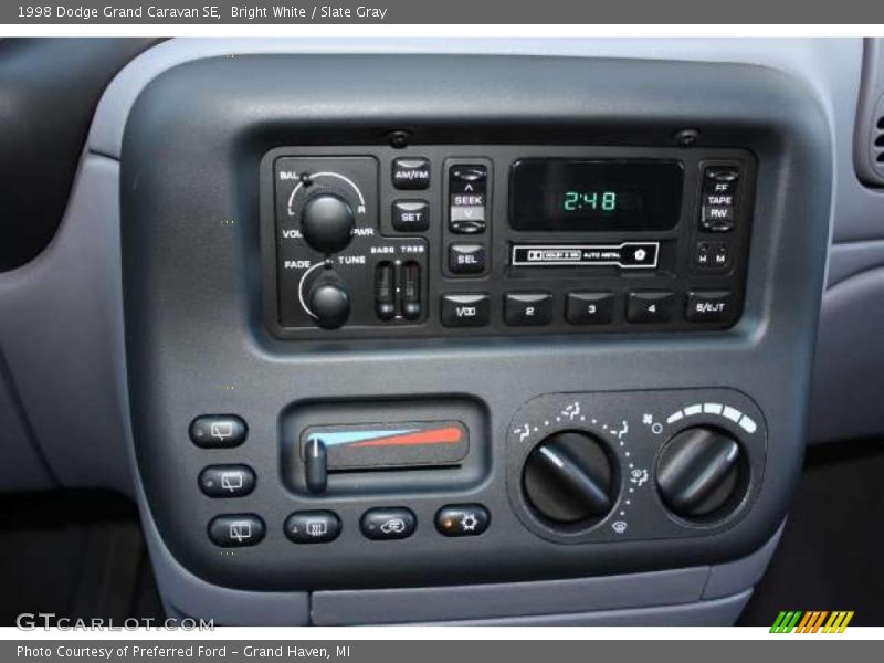 Bright White / Slate Gray 1998 Dodge Grand Caravan SE