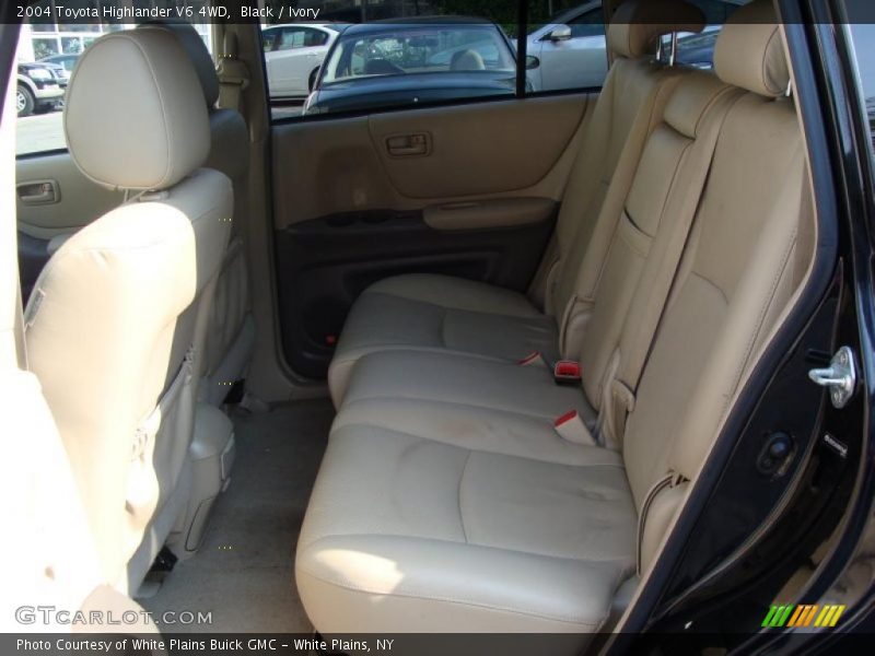 Black / Ivory 2004 Toyota Highlander V6 4WD