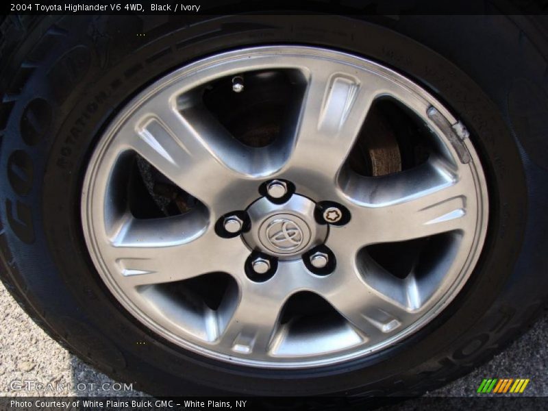 Black / Ivory 2004 Toyota Highlander V6 4WD