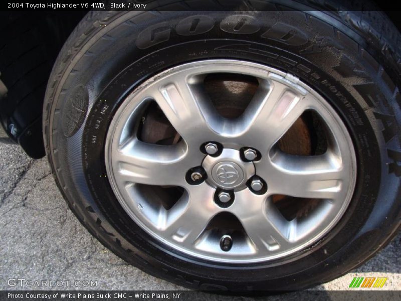 Black / Ivory 2004 Toyota Highlander V6 4WD