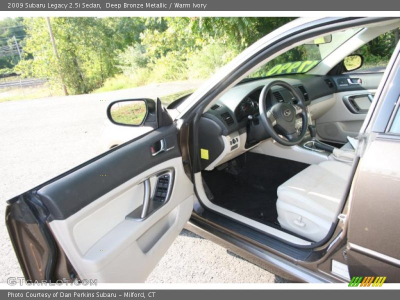 Deep Bronze Metallic / Warm Ivory 2009 Subaru Legacy 2.5i Sedan