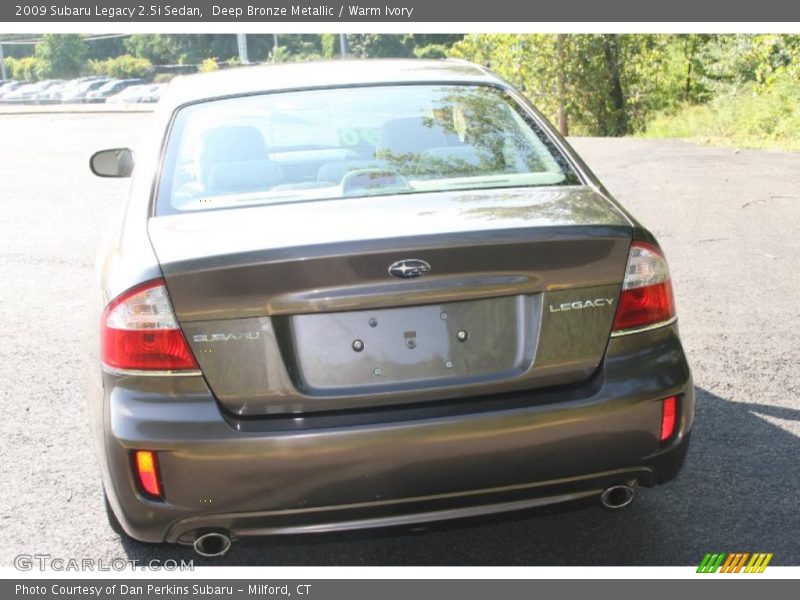 Deep Bronze Metallic / Warm Ivory 2009 Subaru Legacy 2.5i Sedan