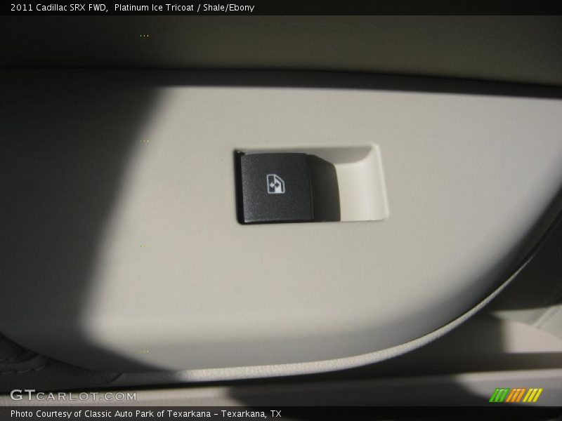 Platinum Ice Tricoat / Shale/Ebony 2011 Cadillac SRX FWD
