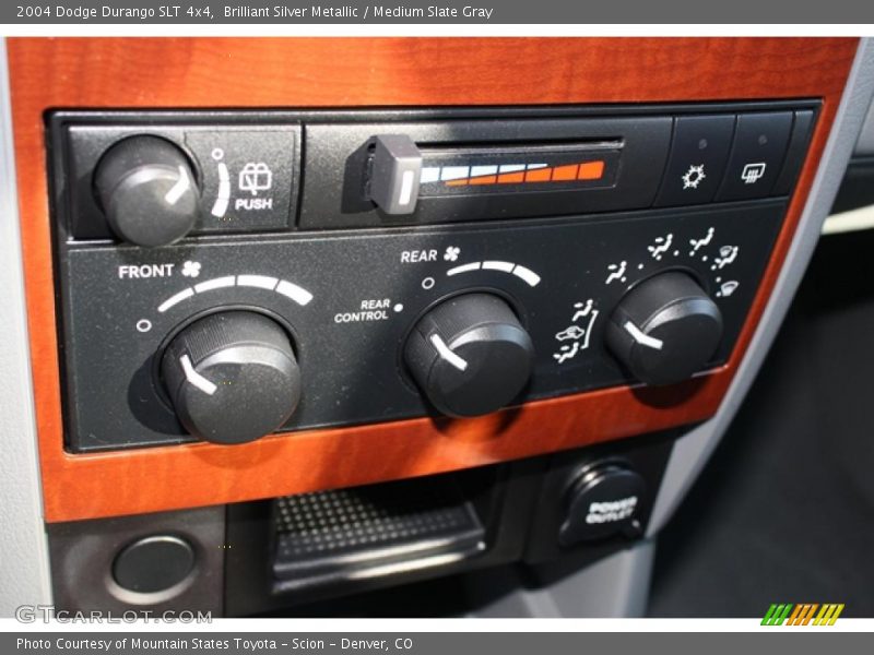 Brilliant Silver Metallic / Medium Slate Gray 2004 Dodge Durango SLT 4x4