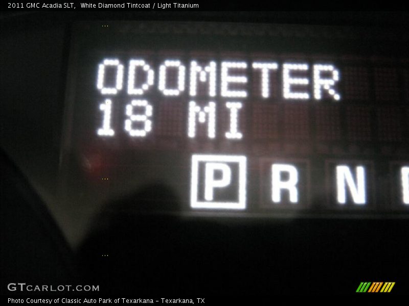 White Diamond Tintcoat / Light Titanium 2011 GMC Acadia SLT