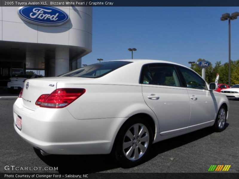 Blizzard White Pearl / Graphite Gray 2005 Toyota Avalon XLS