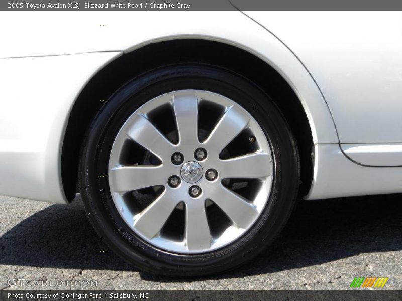 Blizzard White Pearl / Graphite Gray 2005 Toyota Avalon XLS