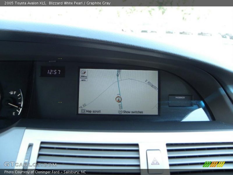Blizzard White Pearl / Graphite Gray 2005 Toyota Avalon XLS