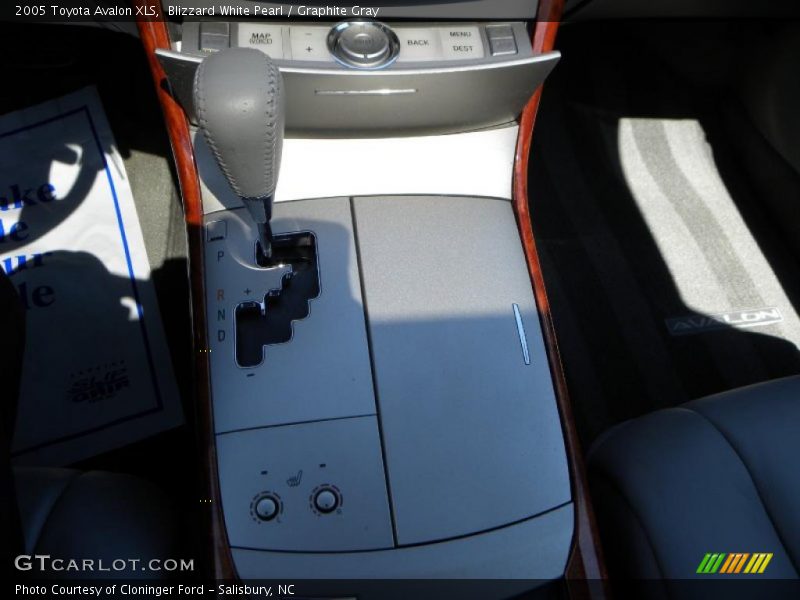 Blizzard White Pearl / Graphite Gray 2005 Toyota Avalon XLS