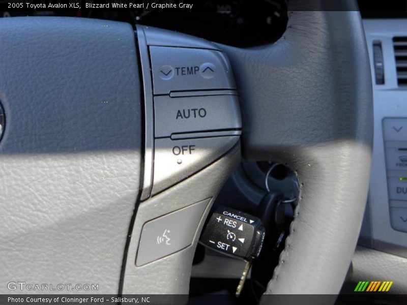 Blizzard White Pearl / Graphite Gray 2005 Toyota Avalon XLS