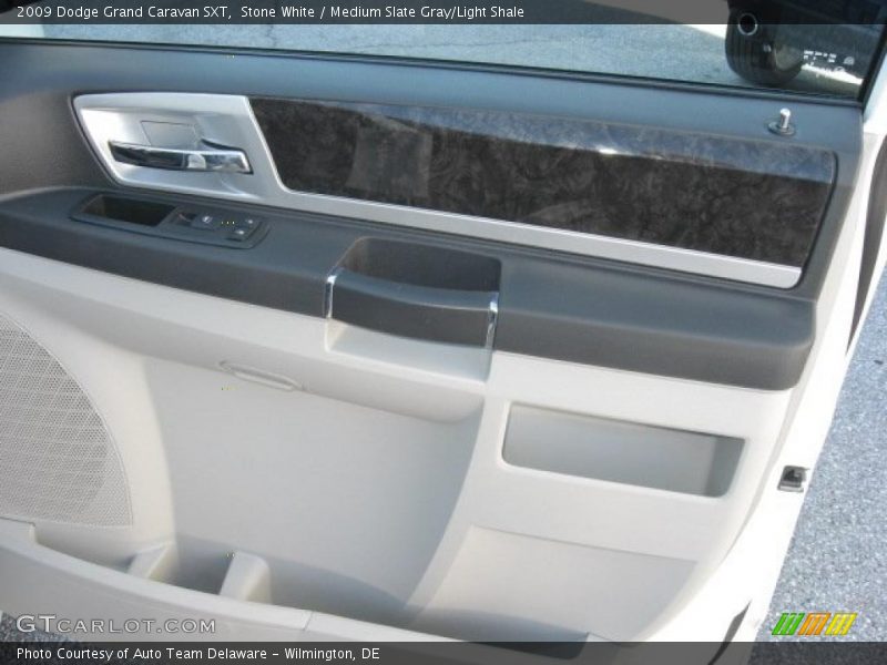 Stone White / Medium Slate Gray/Light Shale 2009 Dodge Grand Caravan SXT