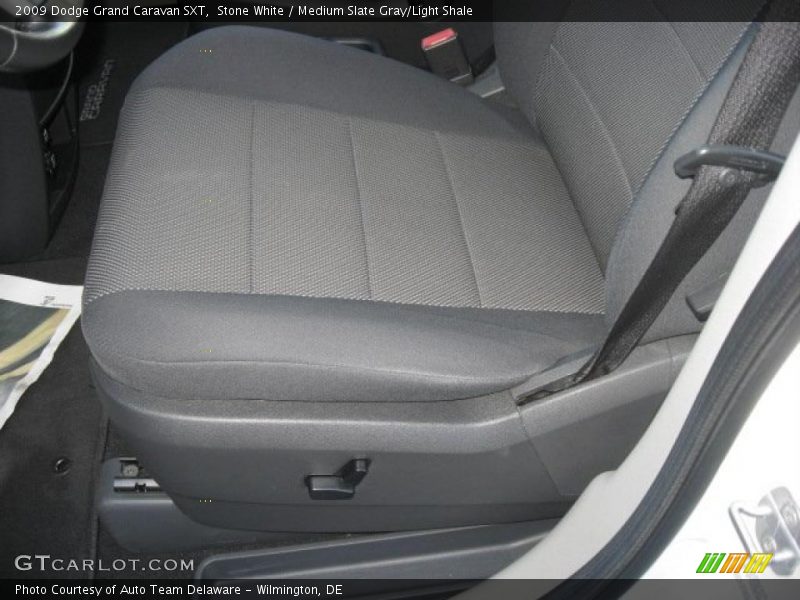 Stone White / Medium Slate Gray/Light Shale 2009 Dodge Grand Caravan SXT