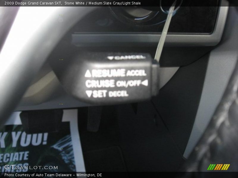 Stone White / Medium Slate Gray/Light Shale 2009 Dodge Grand Caravan SXT