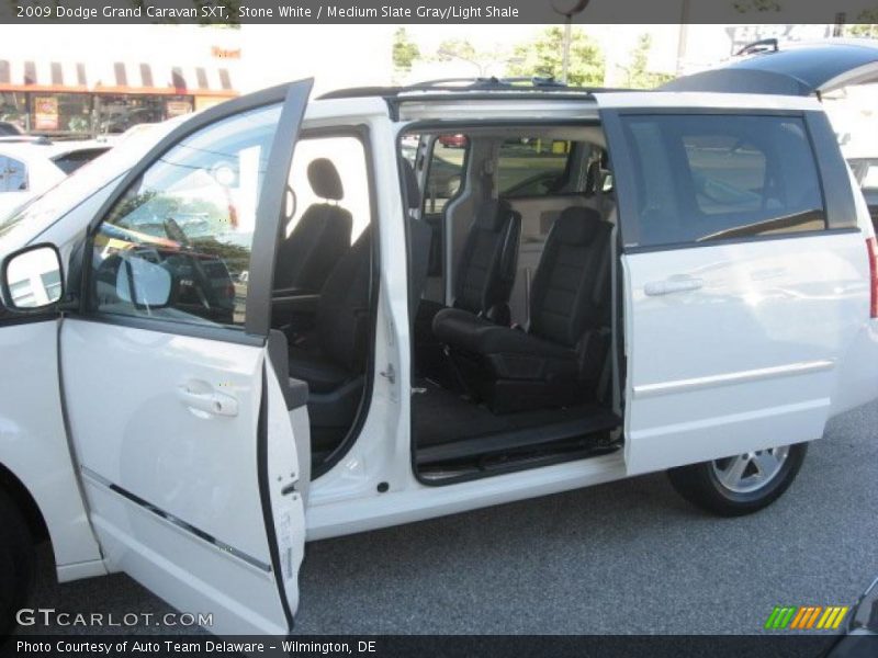 Stone White / Medium Slate Gray/Light Shale 2009 Dodge Grand Caravan SXT