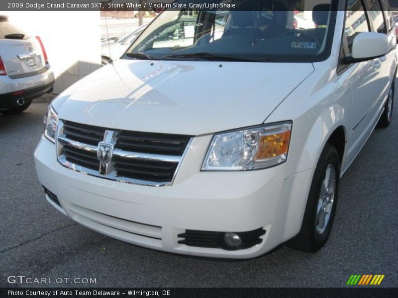 Stone White / Medium Slate Gray/Light Shale 2009 Dodge Grand Caravan SXT