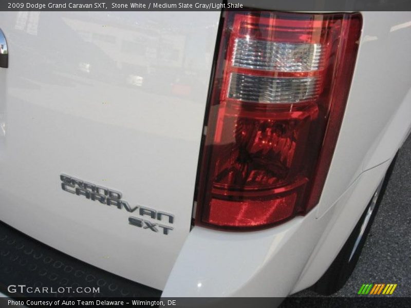 Stone White / Medium Slate Gray/Light Shale 2009 Dodge Grand Caravan SXT