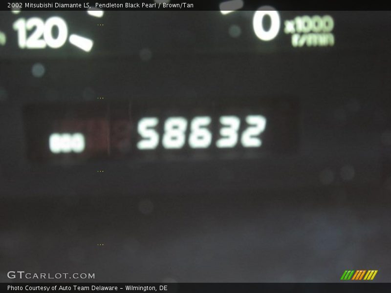 Pendleton Black Pearl / Brown/Tan 2002 Mitsubishi Diamante LS