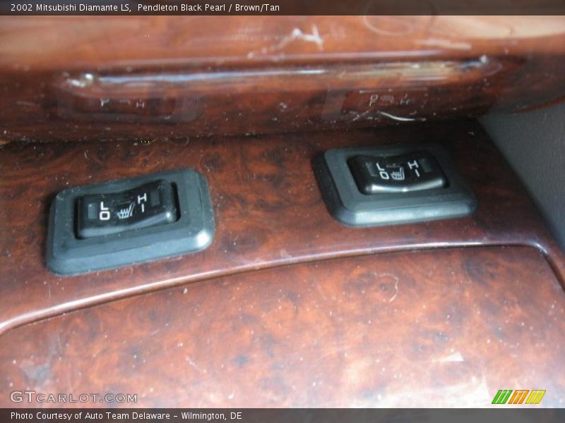 Pendleton Black Pearl / Brown/Tan 2002 Mitsubishi Diamante LS
