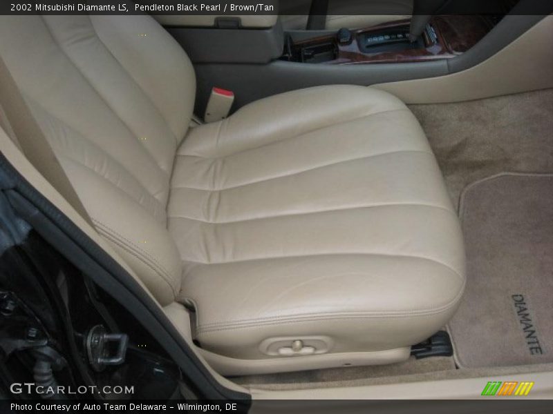 Pendleton Black Pearl / Brown/Tan 2002 Mitsubishi Diamante LS