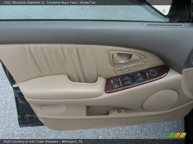 Pendleton Black Pearl / Brown/Tan 2002 Mitsubishi Diamante LS