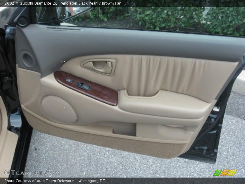 Pendleton Black Pearl / Brown/Tan 2002 Mitsubishi Diamante LS