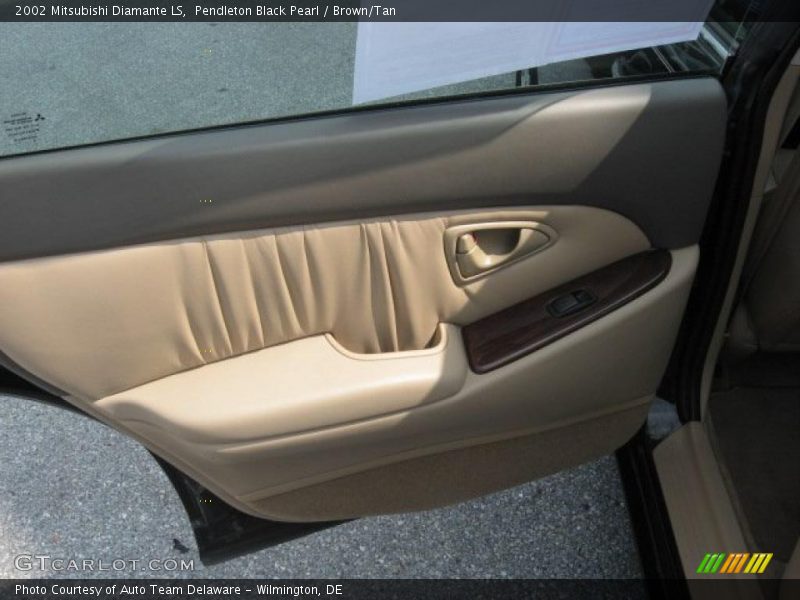 Pendleton Black Pearl / Brown/Tan 2002 Mitsubishi Diamante LS