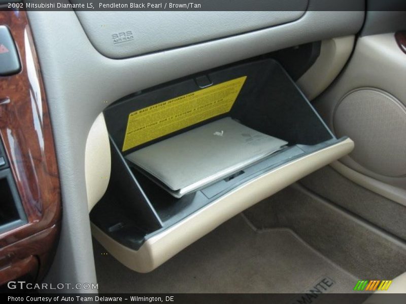 Pendleton Black Pearl / Brown/Tan 2002 Mitsubishi Diamante LS