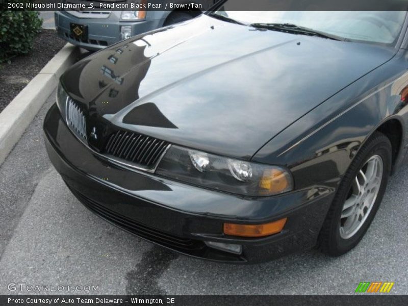 Pendleton Black Pearl / Brown/Tan 2002 Mitsubishi Diamante LS