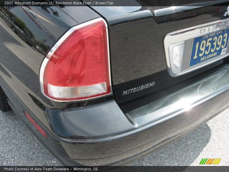 Pendleton Black Pearl / Brown/Tan 2002 Mitsubishi Diamante LS
