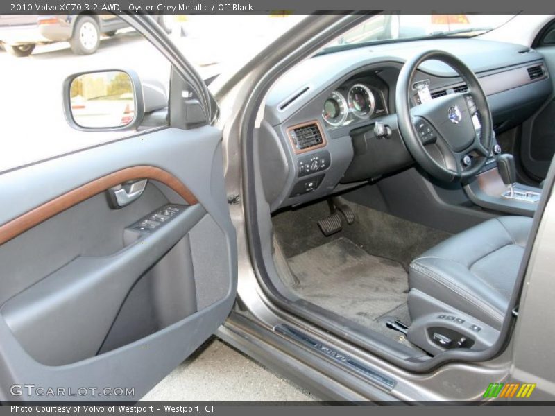 Oyster Grey Metallic / Off Black 2010 Volvo XC70 3.2 AWD